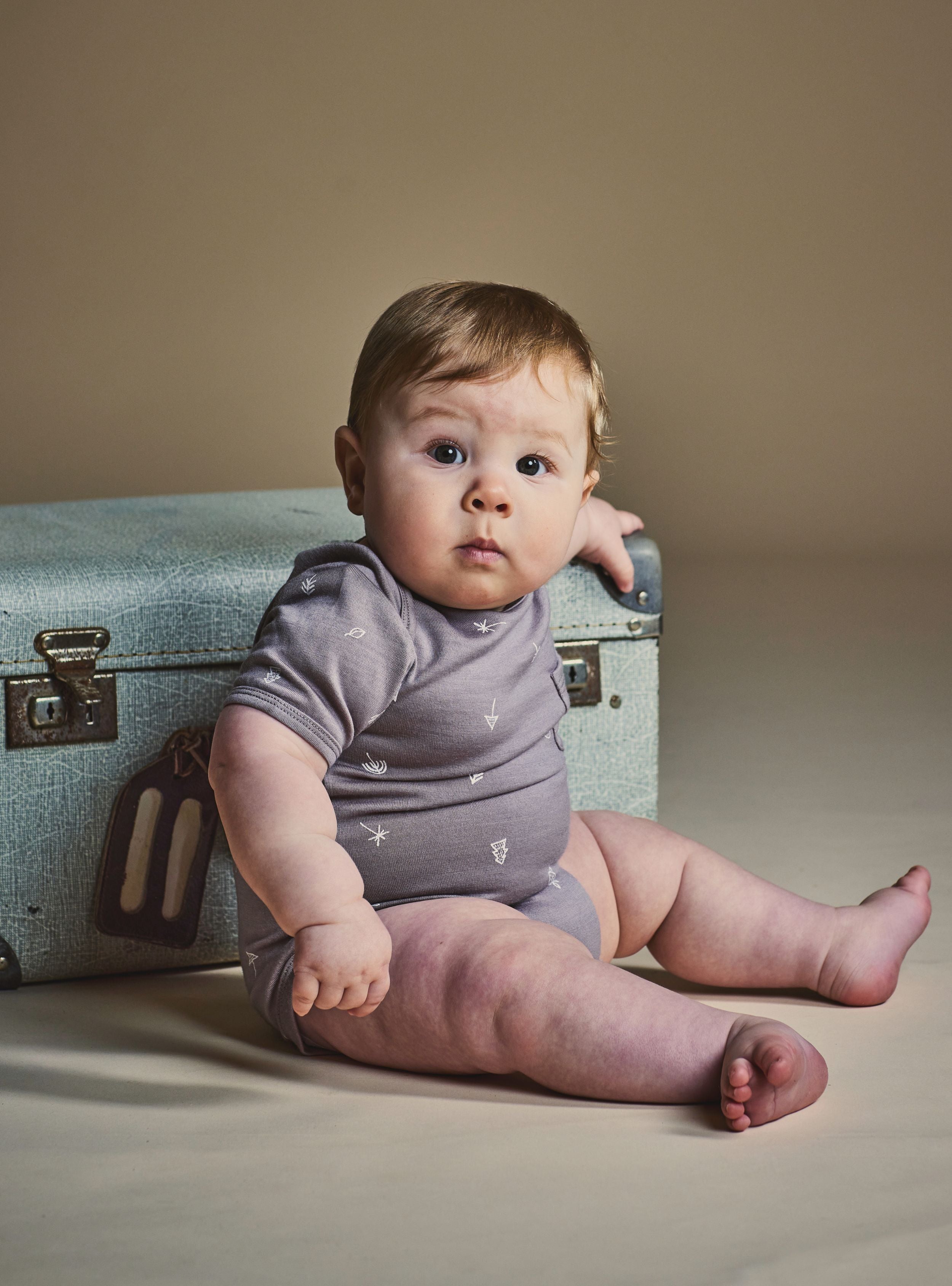 EZRA SHORTSLEEVE BODYSUIT- Taupe Nature, 3-6 months + 6-12 months