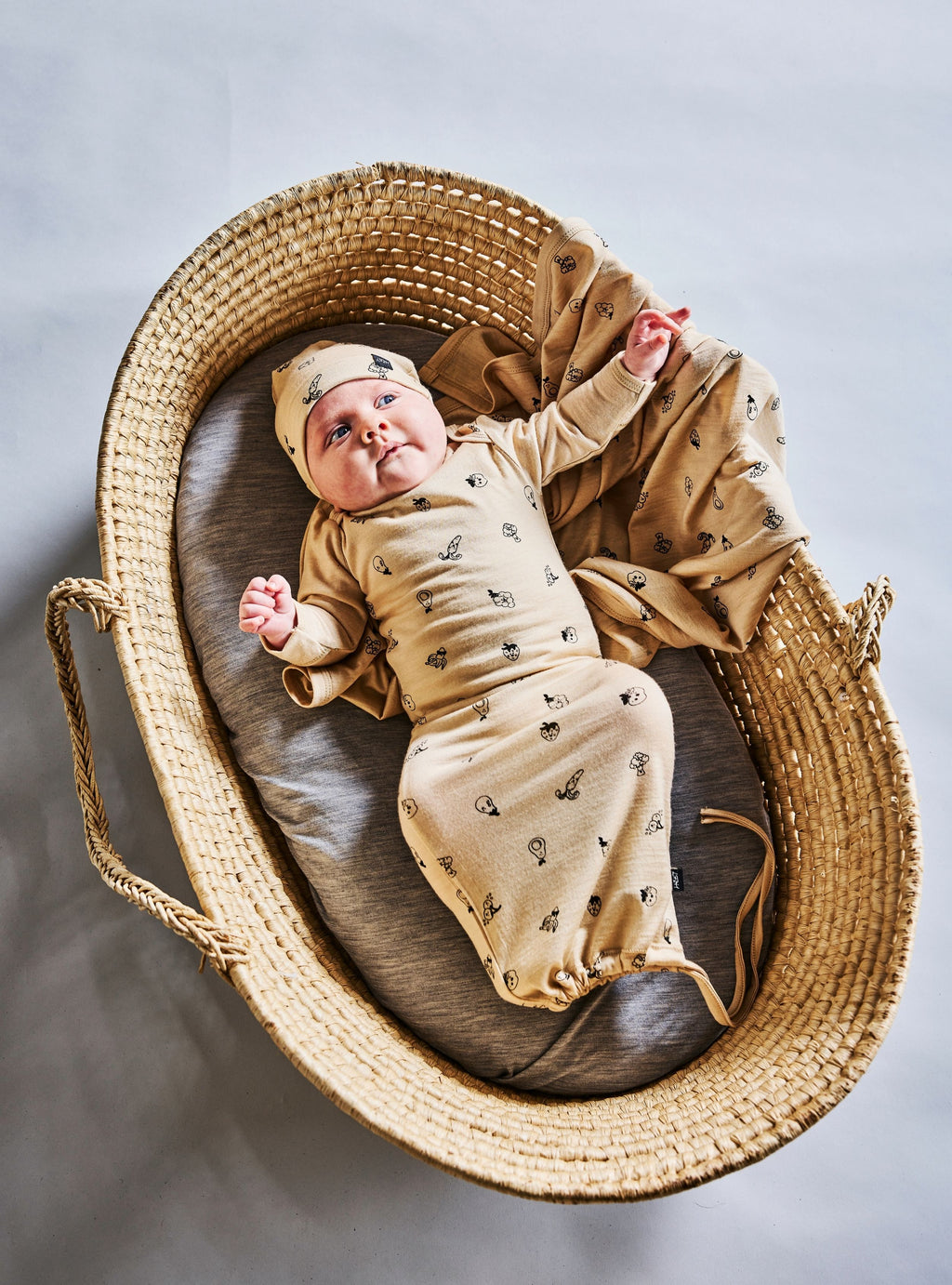 Newcomer Baby Gown · Wheat Marle Fruit'n'Veg · 0-3 months